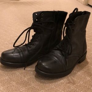 Steve Madden girls black boots size 4